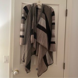 Cashmere cape sweater